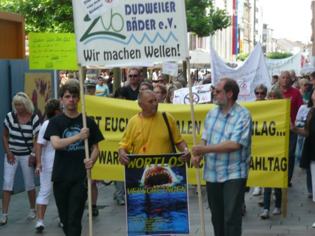 02. Juli 2013 Demo und Stadtratsitzung